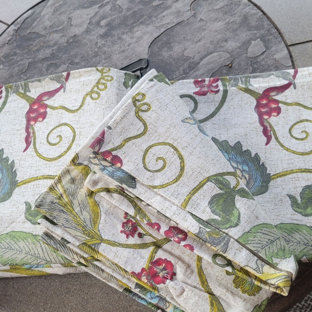 60" x 84" Oblong Tablecloth